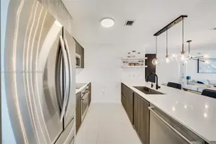 488 NE 18th St, Miami, FL 33132 - Photo 5