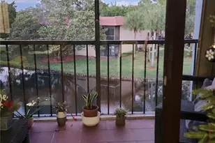 200 Lakeview Dr, Weston, FL 33326 - Photo 9