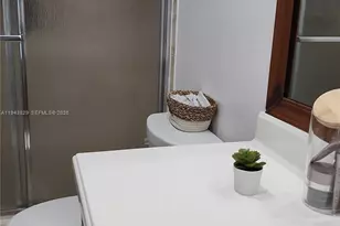 200 Lakeview Dr, Weston, FL 33326 - Photo 7