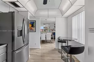 9481 Sunrise Lakes Blvd, Sunrise, FL 33322 - Photo 11