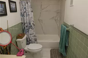 6940 NW Miami Gardens Dr, Hialeah, FL 33015 - Photo 13