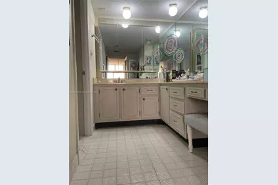 6039 Collins Ave #1232, Miami Beach, FL 33140 - Photo 7