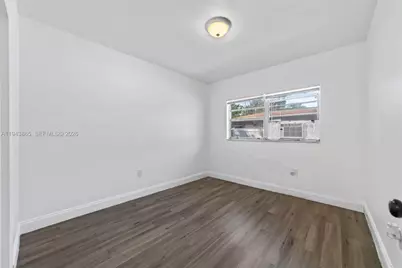 15940 NE 19th Ct #3, North Miami Beach, FL 33162 - Photo 9