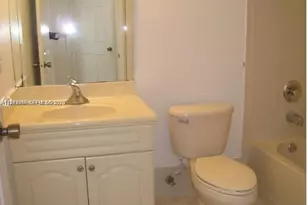 7820 NW 7th St, Pembroke Pines, FL 33024 - Photo 9