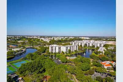 2302 S Cypress Bend Dr #306, Pompano Beach, FL 33069 - Photo 29