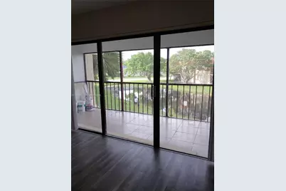 200 Lakeview Dr #207, Weston, FL 33326 - Photo 9