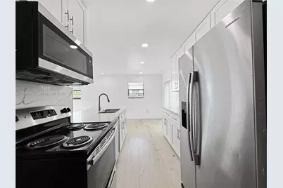 631 N 68th Ter, Hollywood, FL 33024 - Photo 7