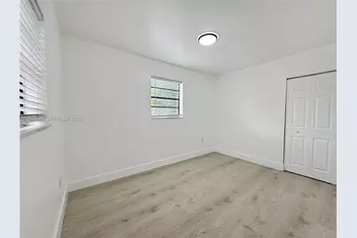 631 N 68th Ter, Hollywood, FL 33024 - Photo 13