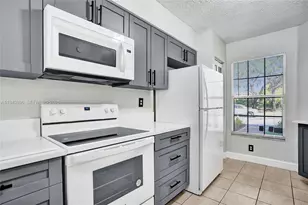 8111 Southgate Blvd, North Lauderdale, FL 33068 - Photo 11