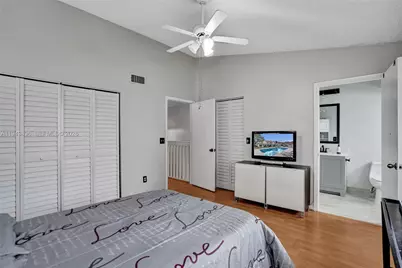 8111 Southgate Blvd, North Lauderdale, FL 33068 - Photo 29