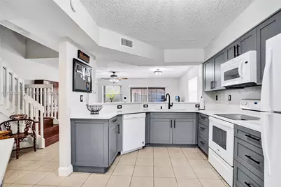 8111 Southgate Blvd, North Lauderdale, FL 33068 - Photo 5