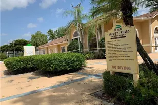 400 Palm Cir W, Pembroke Pines, FL 33025 - Photo 39