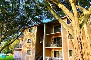 400 Palm Cir W, Pembroke Pines, FL 33025 - Photo 31