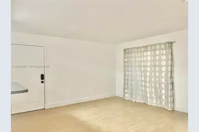 400 Palm Cir W #104, Pembroke Pines, FL 33025 - Photo 13