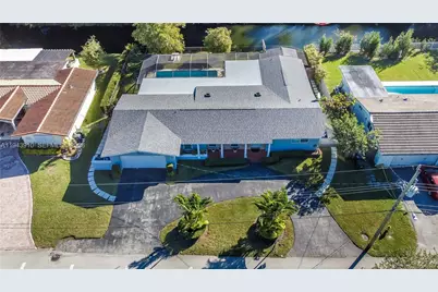 6221 SW 65th Ave, South Miami, FL 33143 - Photo 3