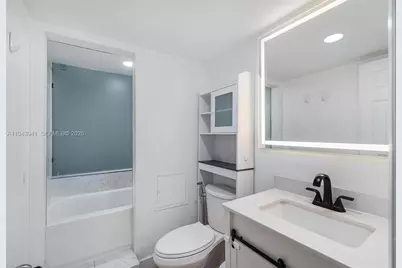 1331 Lincoln Rd #1403, Miami Beach, FL 33139 - Photo 9