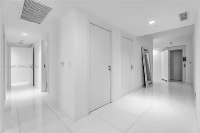 1010 Brickell Ave #1405, Miami, FL 33131 - Photo 23