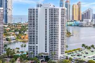 19101 NE Mystic Pointe Dr, Aventura, FL 33180 - Photo 27