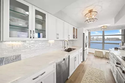 19101 NE Mystic Pointe Drive #901, Aventura, FL 33180 - Photo 7