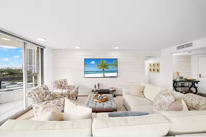 19101 NE Mystic Pointe Drive #901, Aventura, FL 33180 - Photo 3