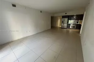 31 SE 6th St, Miami, FL 33131 - Photo 3