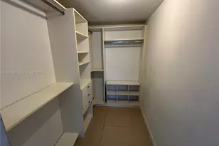 31 SE 6th St, Miami, FL 33131 - Photo 11