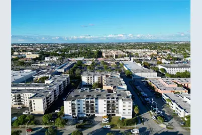 4670 W 13th Ln #309, Hialeah, FL 33012 - Photo 35