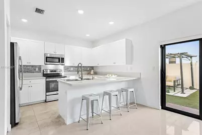 3386 W 106th Ter, Hialeah, FL 33018 - Photo 13