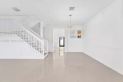 3386 W 106th Ter, Hialeah, FL 33018 - Photo 5