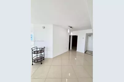 801 Brickell Bay Dr #1067, Miami, FL 33131 - Photo 7