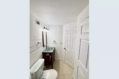 801 Brickell Bay Dr #1067, Miami, FL 33131 - Photo 13