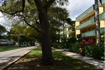 1975 NE 135th #2N, North Miami, FL 33181 - Photo 25