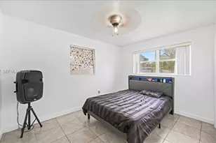 18502 NW 23rd Ct, Miami Gardens, FL 33056 - Photo 13