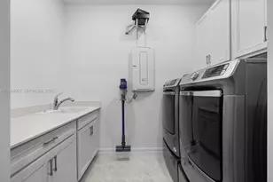 2715 Primrose Pl, Oakland Park, FL 33309 - Photo 25