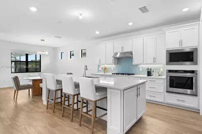 2715 Primrose Pl, Oakland Park, FL 33309 - Photo 9