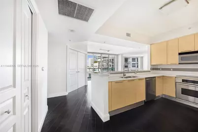 350 SE 2nd St #870, Fort Lauderdale, FL 33301 - Photo 9