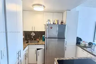 999 Brickell Bay Dr, Miami, FL 33131 - Photo 13