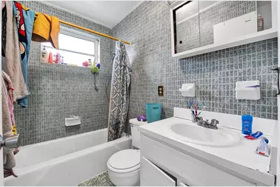 1900 NW 88th St, Miami, FL 33147 - Photo 13
