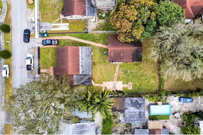 1900 NW 88th St, Miami, FL 33147 - Photo 27
