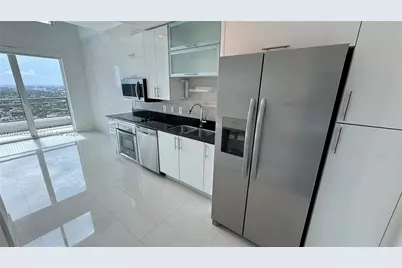 60 SW 13th St #3015, Miami, FL 33130 - Photo 3