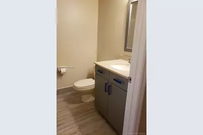 216 Lake Pointe Dr #120, Oakland Park, FL 33309 - Photo 9