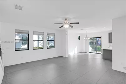 4518 E Aqua Bella Ln, Dania Beach, FL 33312 - Photo 7