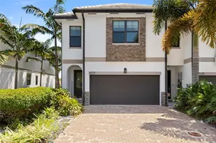 4518 E Aqua Bella Ln, Dania Beach, FL 33312 - Photo 1