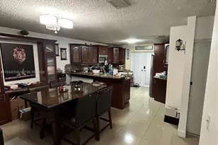 9028 NW 114th Terrace, Hialeah Gardens, FL 33018 - Photo 5