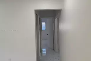 1280 W 38th St, Hialeah, FL 33012 - Photo 17