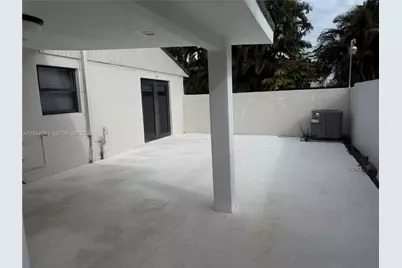 9300 SW 7th Ln, Miami, FL 33174 - Photo 15