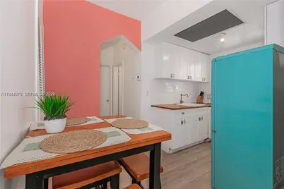530 15th St #104, Miami Beach, FL 33139 - Photo 3