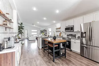 944 NW 64th St, Miami, FL 33150 - Photo 9