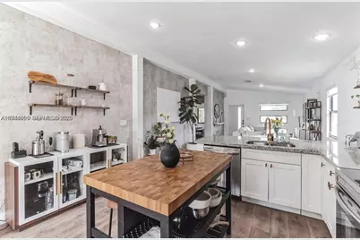 944 NW 64th St, Miami, FL 33150 - Photo 7