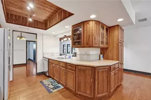 5380 SW 8th Ct, Plantation, FL 33317 - Photo 15